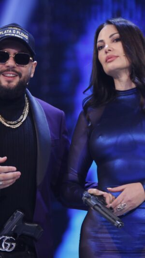 Bleona Instagram - North King & South Queen @bleona #usa #portokalli Porosia Speciale Full Videon On #youtube