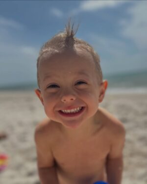 Briana Evigan Instagram - EVERYTHING 🥰🌍🌎🌏❤️ Astraeus does this thing when he’s so excited he shakes every bit of him and smiles like this. It’s just amazing.