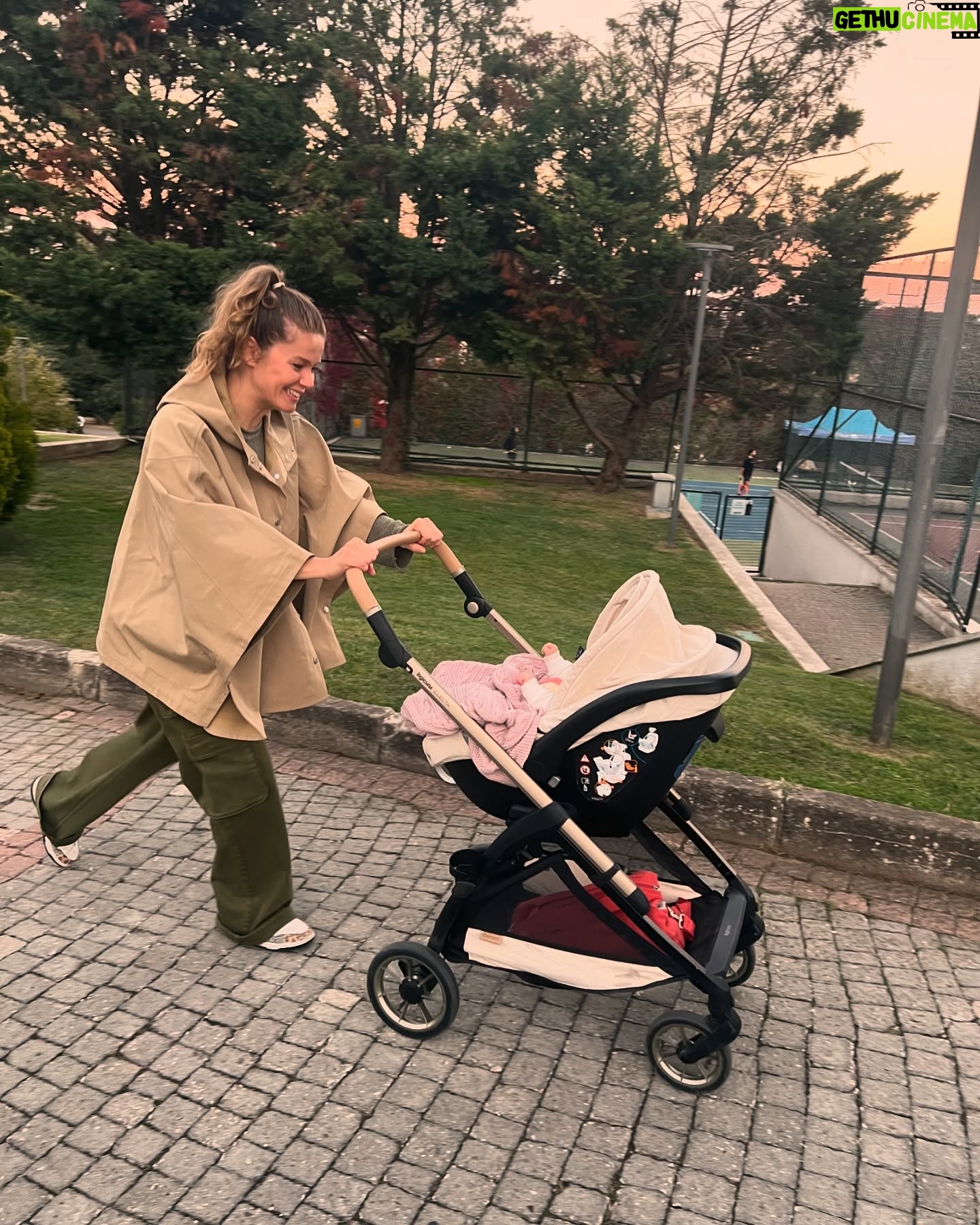 Burcu Biricik - 359.5K Likes - Gezelim dΓΌnyalarΔ± gel seninle πΈπ«