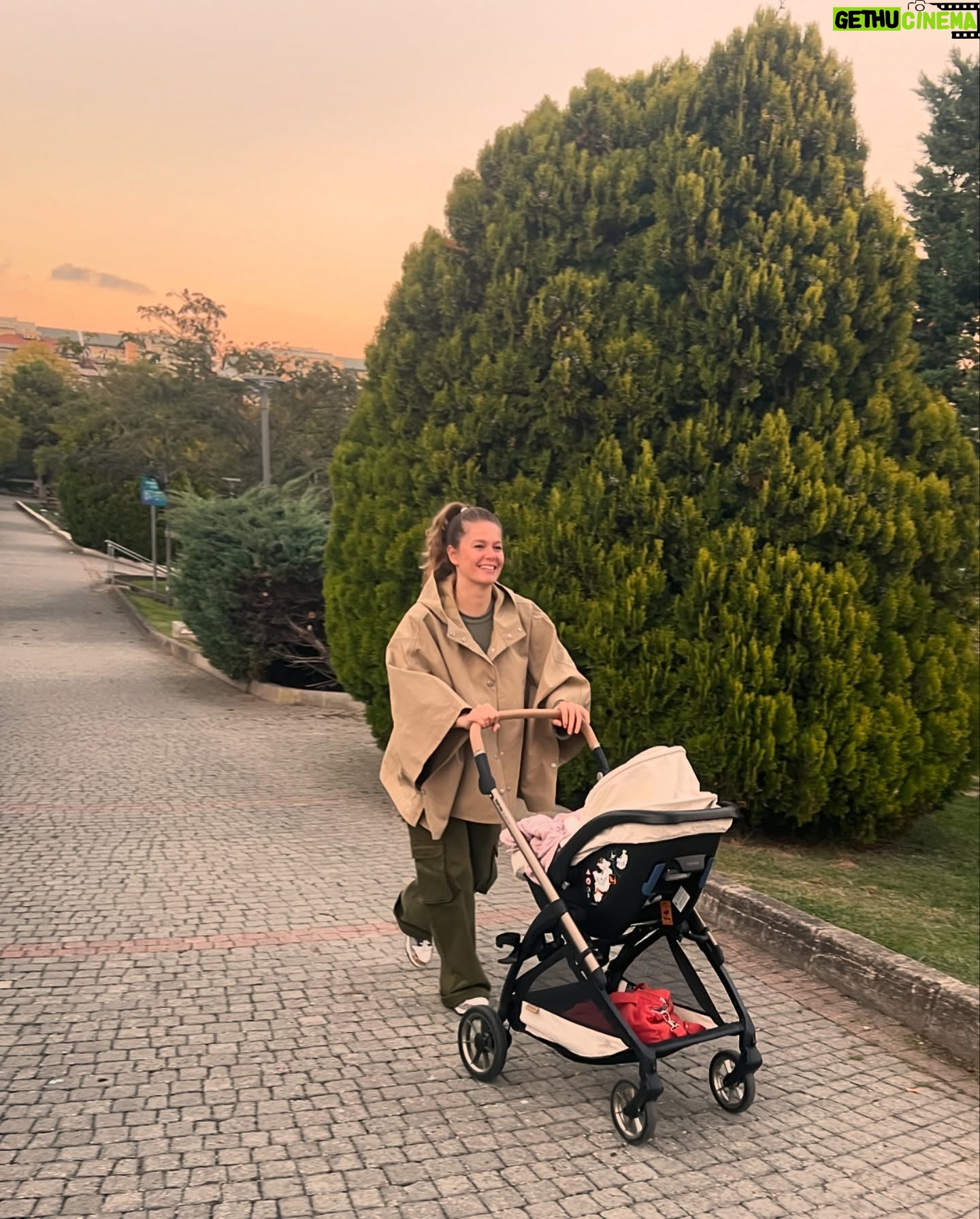 Burcu Biricik - 359.5K Likes - Gezelim dΓΌnyalarΔ± gel seninle πΈπ«