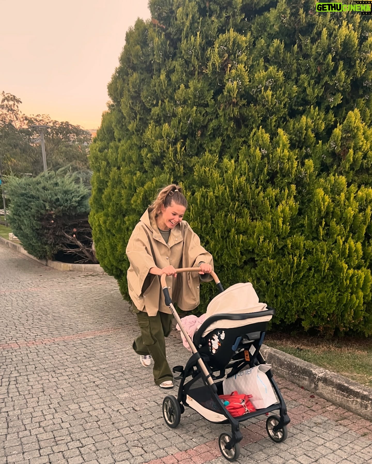 Burcu Biricik - 359.5K Likes - Gezelim dΓΌnyalarΔ± gel seninle πΈπ«