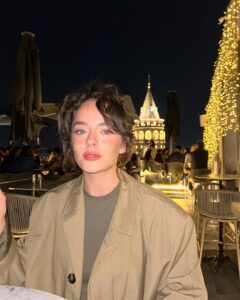 Actress Buse Meral HD Photos and Wallpapers December 2024