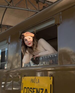 Buse Sinem İren Instagram - Zamanda yolculuk yaptım bugün 😌