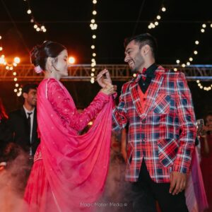 CA Palak Rathi Instagram - We decided to host a bollywood night in our wedding. The stars turned up and turned up good! 🪩🎞️

Bollywood Night by @emcee__sandeep_official 
MUA: @komalkumavat_makeovers 
Hairstylist: @sonuhairartist 
Outfit: @febella_couture 
Photographers: @magicmotionmedia 
Decor: @s10_event_makers 
Planner: @eventpitaraofficial