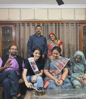 CA Palak Rathi Instagram - Last dump for the year - filled with pleasant surprises and so much love. December was all about gearing up for what’s in store next. Big year and biggggg month coming up! 2024, be good! :’)
