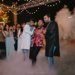 CA Palak Rathi Instagram - We decided to host a bollywood night in our wedding. The stars turned up and turned up good! 🪩🎞️

Bollywood Night by @emcee__sandeep_official 
MUA: @komalkumavat_makeovers 
Hairstylist: @sonuhairartist 
Outfit: @febella_couture 
Photographers: @magicmotionmedia 
Decor: @s10_event_makers 
Planner: @eventpitaraofficial