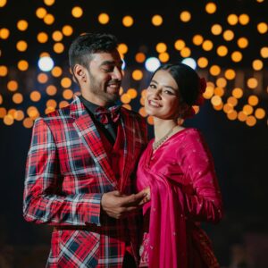 CA Palak Rathi Instagram - We decided to host a bollywood night in our wedding. The stars turned up and turned up good! 🪩🎞️

Bollywood Night by @emcee__sandeep_official 
MUA: @komalkumavat_makeovers 
Hairstylist: @sonuhairartist 
Outfit: @febella_couture 
Photographers: @magicmotionmedia 
Decor: @s10_event_makers 
Planner: @eventpitaraofficial