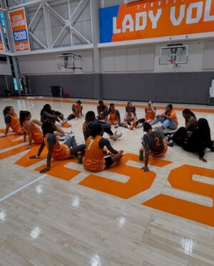 Candace Parker Instagram - True to this not new to this. Took babygirl back for a visit in the old stomping grounds. She looks great in orange don’t you think!? 15 years old was the first time I stepped on campus for an unofficial visit, surreal to bring my daughter back at the same age. We bleed orange. Thank you for making Knoxville special as always! Big wins and great vibes GO BIG ORANGE!!!!! 🍊 scroll down memory lane⬅️