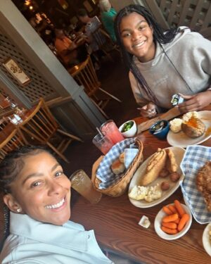 Candace Parker Instagram - True to this not new to this. Took babygirl back for a visit in the old stomping grounds. She looks great in orange don’t you think!? 15 years old was the first time I stepped on campus for an unofficial visit, surreal to bring my daughter back at the same age. We bleed orange. Thank you for making Knoxville special as always! Big wins and great vibes GO BIG ORANGE!!!!! 🍊 scroll down memory lane⬅️