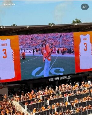 Candace Parker Instagram - True to this not new to this. Took babygirl back for a visit in the old stomping grounds. She looks great in orange don’t you think!? 15 years old was the first time I stepped on campus for an unofficial visit, surreal to bring my daughter back at the same age. We bleed orange. Thank you for making Knoxville special as always! Big wins and great vibes GO BIG ORANGE!!!!! 🍊 scroll down memory lane⬅️
