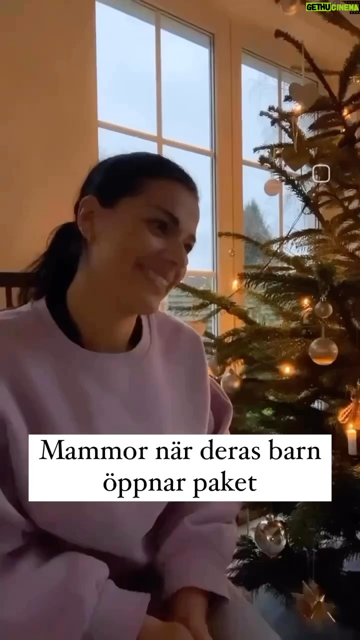 Carin da Silva - 9.3K Likes - Nu alla pappor har ni tre dagar pƄ er att fixa resten av julklapparna. Lycka Till ! Tagga nƄgon som kan behƶva en pƄminnelse.