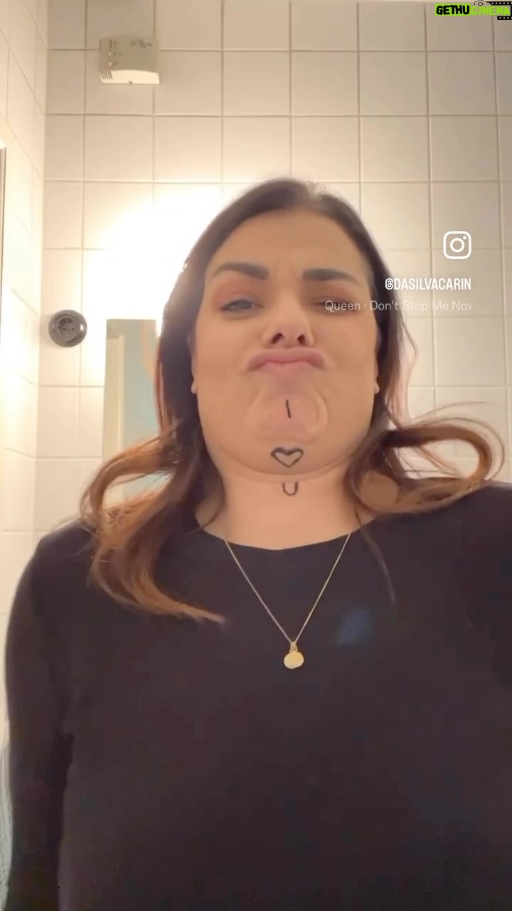Carin da Silva - 15.6K Likes - Jag vill avsluta det hƤr Ć„ret med en kƤrleksfƶrklaring till ER. Ni, mina kƤra fƶljare, Ƥr bƤst. Gott slut och GOTT NYTT Ć
R!! LĆ„t oss gƶra 2025 magiskt!!! ā„ļøā„ļøā„ļø