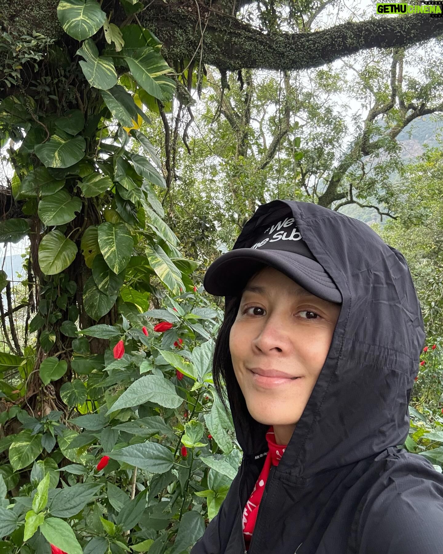 Carina Lau - 6.9K Likes - Happy New Year!
2025, No War, No Cry! #happynewyear