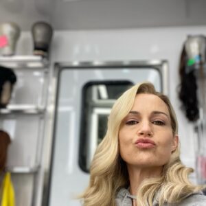 Carla Gugino Instagram - Happy Halloween Peeps! 🎃 🧡 🐦‍⬛ 🐈‍⬛ 🍁
In honor of this epic spooky holiday, upon request some traditional trailer selfies taken while filming @thefallofhouseofusher that I never posted as we were on strike when the show came out. 
And then they were forgotten in the midst of long ago taken pics. ✨✨ By me, but not you my fans so thank you and these are for you! 🙌🏼

(PART 1:: Incarnations of Verna in no particular order.) 
  I know many of you are sad not to have a new @flanaganfilm show to watch this Halloween so hopefully this will help with that feeling of Halloween streaming emptiness. 😢 Or you can just watch one of them again! ;) #happyhalloween 
Love, Verna ♥️🐦‍⬛