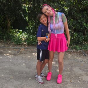 Carla Jara Instagram - Fin de semana hermoso animando y haciendo cuenta cuentos en @festikidscl 
4 años trabajando con este tremendo equipo y siendo muy feliz viendo a tantos niñas y niñas disfrutando de cada show, nos vemos pronto!!!
Gracias @mauriciomarcuson
Por confiar en mi, gracias @marianokaminski por acompañarme siempre!!! Gracias @diegourrutiabarra
Por las fotitos y videos🥰