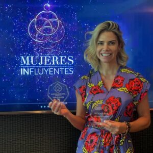 Carla Ochoa Instagram - Con mi corazón lleno de alegría y emoción estamos cerrando este año 2024 con mis @mujeresinfluyenteschile gracias por tanta generosidad. @tcreofabiolaolate @karinbrenner7 @capazos_daniella_salcedo en especial ❤️❤️❤️ The Best!!!
