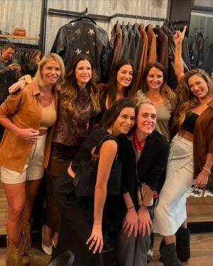 Carla Ochoa Instagram - Qué lindo Lanzamiento en Casa Bor Alto Las Condes. La nueva colección está preciosa. Los invito a conocer su nueva tienda en el Mall Alto Las Condes, local 3057. Lo pasé maravilloso.💖💖💫

 @bor.boutique y @emporiosiete