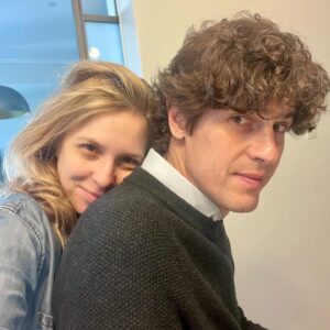 Carla Peterson Instagram - Hoy cumple años nuestro amor más grande. El mejor del mundo. se postea foto. Se celebra, y se agradece  tenerte en nuestras vidas. Sácame a bailar, agarrame de la mano y encontrémonos en cada vuelta. Feliz todo y más @gugalusto .
