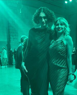 Carla Peterson Instagram - Carretito del festejo 
1 retrato iconic 
2 @javierbraier  el mejor manager do mundo 
3 @_minaserrano que se agacho un poquito para la foto. 
4 gracias @aptraorg x festejar nuestro cine y ficción
5premio Blondi mejor ópera prima con @toto.rovito 
6 gracias @julietadiaz77 y este premio es tan tuyo como mío.
7 @duplaa_nancyok @leosbaraglia ❤️
8 Morelli y Berruti 
9 chocha me retiro con la estatuilla
10 foto para revista con @minagostini  arte arte
11 gracias @intercontinental_buenosaires  que me trajo suerte, ahi hicimos junket de la peli así q comparto el premio.
@rfgstylecoaching 
@nanogmd  les amo 
Gracias @neccphoto x las fotos hermosas 
@nomerompanlapelicula  la podes ver en @netflixlat