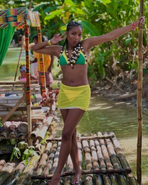 Carlacia Grant Instagram - Sun, sand, & sorrel for Christmas 🇯🇲