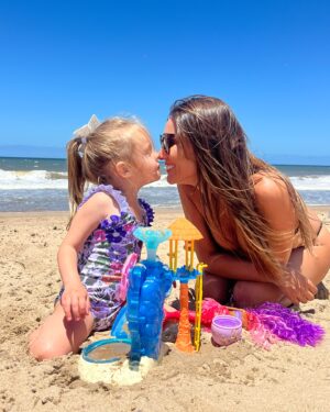 Carolina Ardohain Instagram - 👭💕 @anagarciamoritan