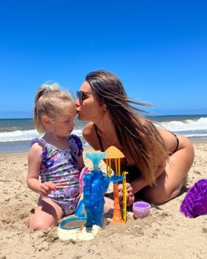 Carolina Ardohain Instagram - 👭💕 @anagarciamoritan
