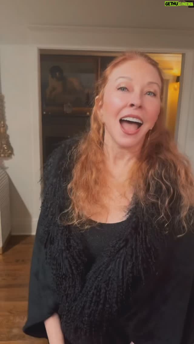Cassandra Peterson - 43.5K Likes - Scary X-Mas! 💋