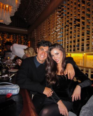 Catalina Vallejos Instagram - Hoy está de cumple mi persona favorita❤️ ya te lo he dicho todo mi amor. Gracias por ser tu, gracias por ser vulnerable y abrirte tanto conmigo, gracias por ser tan buen hermano, amigo, hijo y pololo 🙏🏻❤️ Gracias por aparecer en mi vida en este momento y quiero que seas y hacerte el hombre más feliz! 
Te amo ✨🥹