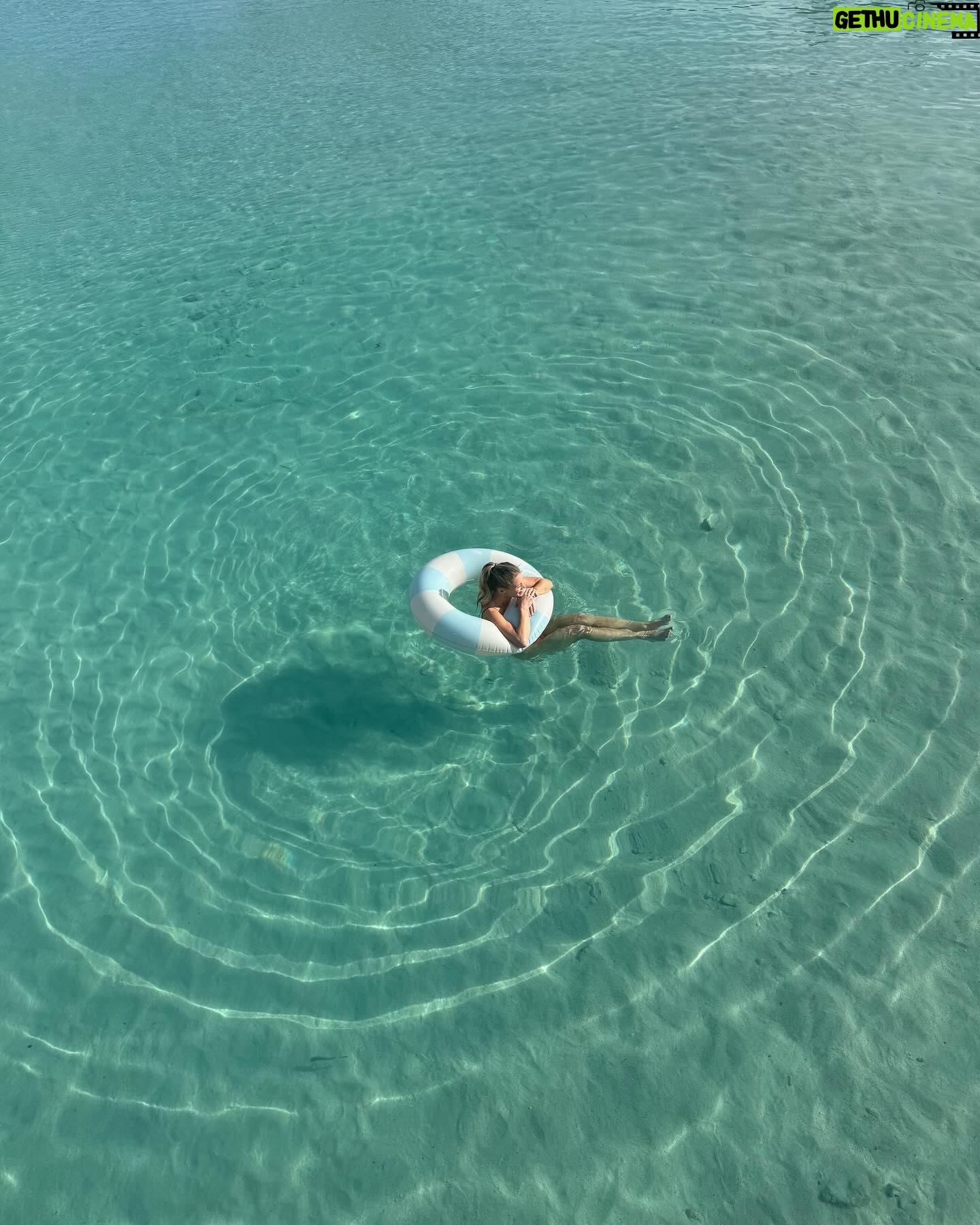 Catherine Paquin - 12.6K Likes - where I would rather be ☃️ < 🌴 hihi promis c’est mon dernier post mais je m’ennuie déjà !!
@msccruisesofficial 🛥️
