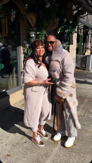 CeCe Peniston Instagram - Had to take my girl @cecepeniston to one of my favorite #BlackOwned brunch spots in the city. It’s what we do when she comes in town. And yes, the alpaca coat is custom too. #NanaBoatengDoesitAgain #BlackDesigner ✊🏽❤️🫶🏽