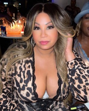 CeCe Peniston Instagram - Quick snap while out with the girls !!! #cecepeniston #friday #cleavage #leopard #hair