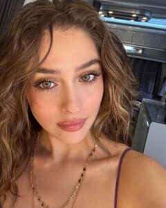 Actress Cemre Baysel HD Photos and Wallpapers October 2024