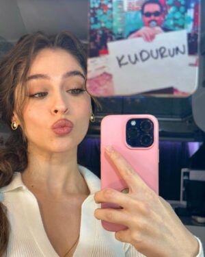 Cemre Baysel Instagram - 🐣
