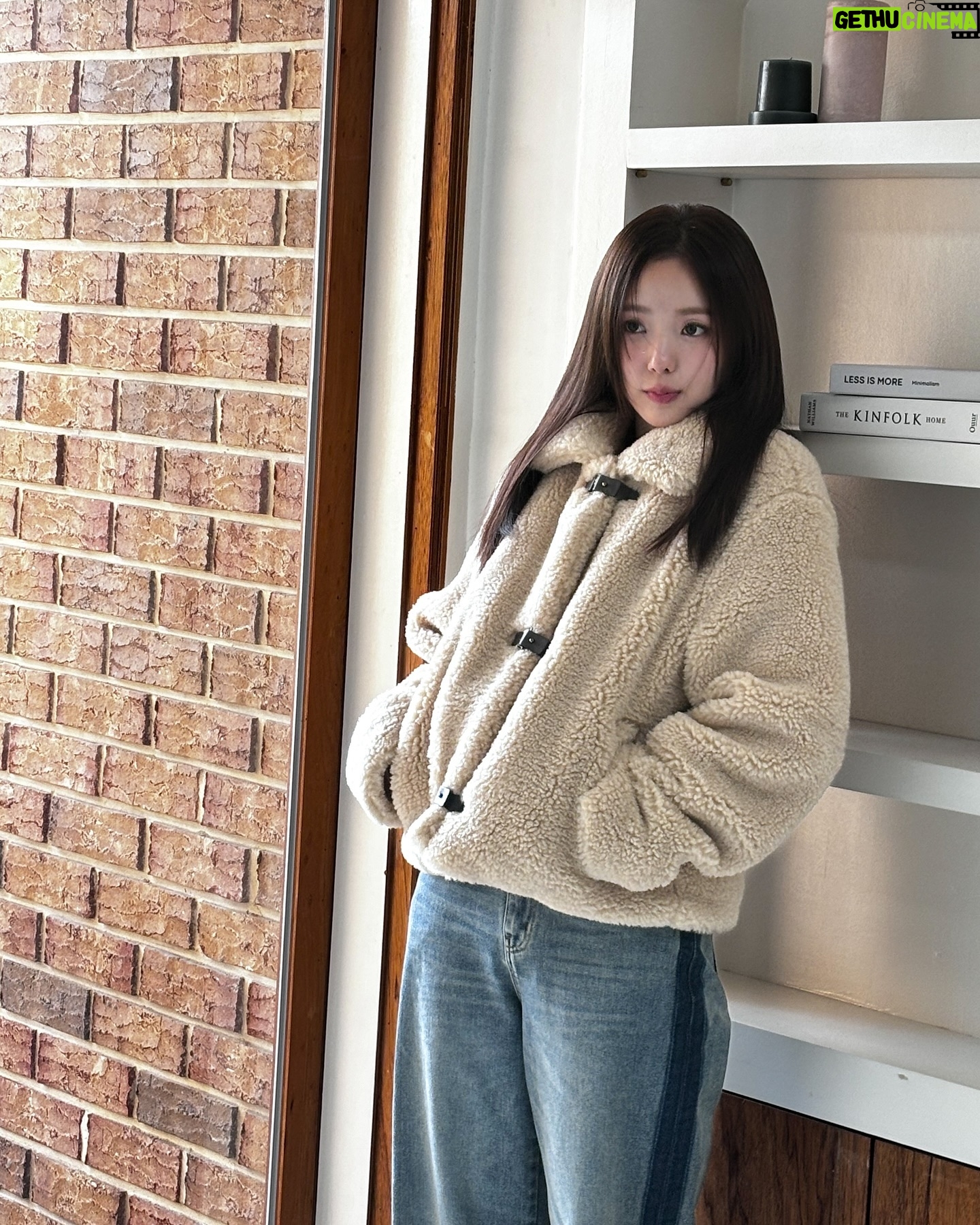 Chae Soo-bin - 431.3K Likes -
