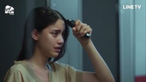 Chanya McClory Instagram - I tell myself “YOU GOT THIS” all the time, even with tears in my eyes. ( This is the reason why I shaved my head because I take a role as the one who had cancer in “THE DEADLINE” Series ) #Thedeadline เป็นฉากที่อยากเล่นที่สุดในชีวิตเลยค่ะ ขอเป็นกำลังใจให้ผู้ป่วยมะเร็งทุกคนนะคะ ให้มันทำร้ายแค่ร่างกาย แต่อย่ายอมให้มันทำร้ายจิตใจ ฝากแชร์ส่งต่อซีรี่ย์เรื่อง เดอะ เดดไลน์ เรื่องนี้ให้ไปถึงผู้ป่วยโรคมะเร็งและคนรอบข้างทุกคนนะคะ หวังว่าจะได้กำลังใจและแง่คิดจากเรื่องนี้ค่ะ #linetvoriginals #icancelmycancer #shaveforcancer #cancer #shavewithoutshame #baldgirls #headshave #realisrare #chanyamcclory #nykchanya