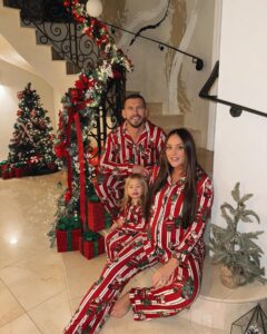 Actress Charlotte Crosby HD Photos and Wallpapers December 2024