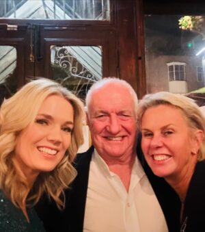 Charlotte Hawkins Instagram - So it was quite the night (as always) at @piersmorgan’s Christmas drinks & I have a lot of blurry photos as a consequence… 🥂🥂🤣