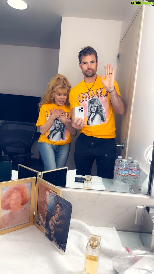 Charo - 9K Likes - Hola amigos!! This idiot here is my son. But never mind that fooooolllll!!!! Look at these amazing shirts designed by my best amiga Kat Von D!! Tonight at McCullum theatre in Palm desert they are making their grand debut! I wish you were all here amigos!! Stay safe y god bless you all.
#charo #fyp #love #music #dance #shirts #fashion #hollywood
