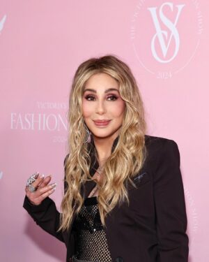 Cher Instagram - My week was fine, how was yours…?