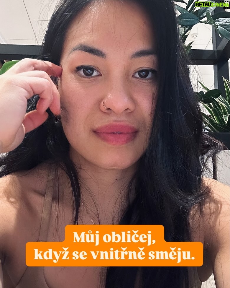 Chila Ta Thuy - 14.5K Likes - SWAJPUJTE DOLEVA. Kalendář Chili Ta 2025 edice Resting bitch face. 12 měsíců, tisíc emocí, jedna fotka, která se hodí ke všem ročním období. #imjudgingyou Napište mi do komentářů, co si myslíte, že se vám v roce 2025 třeba konečně podaří, nebo se za to zase odsoudíte.