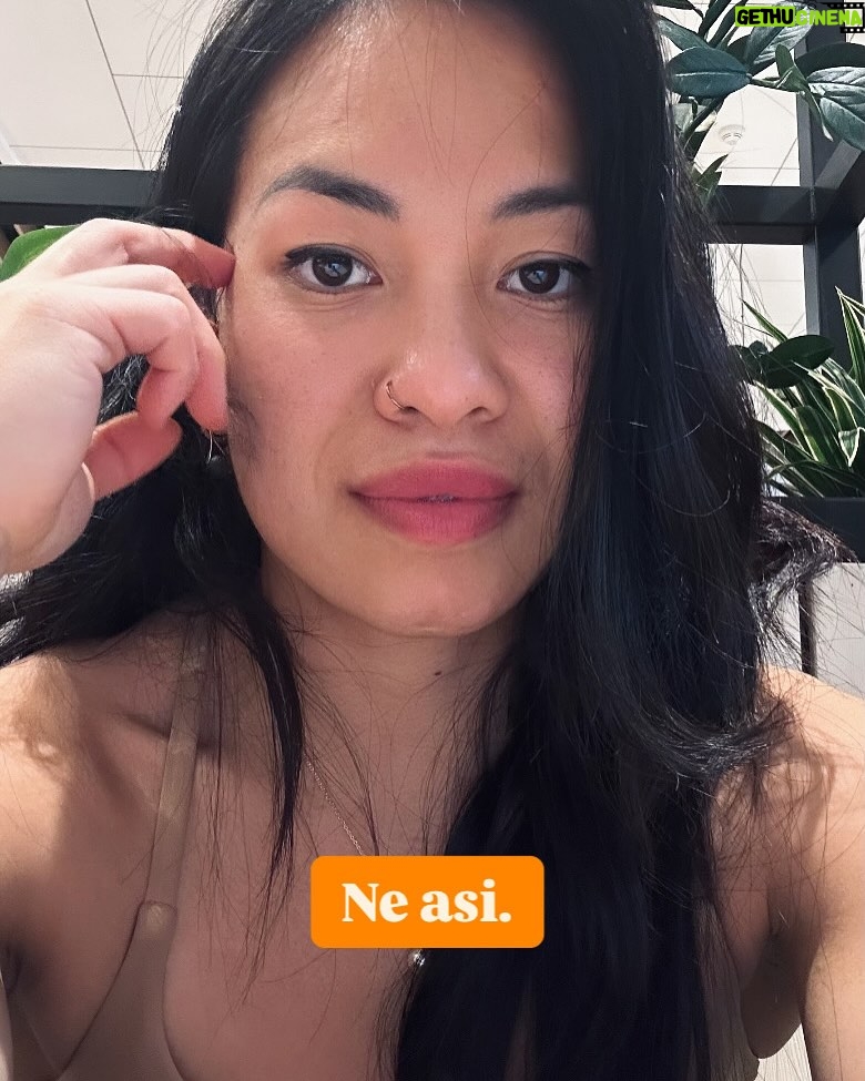Chila Ta Thuy - 14.5K Likes - SWAJPUJTE DOLEVA. Kalendář Chili Ta 2025 edice Resting bitch face. 12 měsíců, tisíc emocí, jedna fotka, která se hodí ke všem ročním období. #imjudgingyou Napište mi do komentářů, co si myslíte, že se vám v roce 2025 třeba konečně podaří, nebo se za to zase odsoudíte.