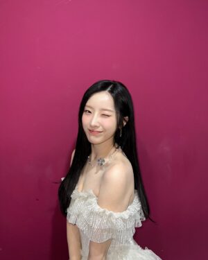 Cho Ha-seul Instagram - 🎊Fragile Eyes 첫방🎊