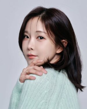 Cho Hyun-young Instagram - 스토리에만 올리고 피드에 올리는거 깜빡쓰..

몇번째가 젤 좋음?
