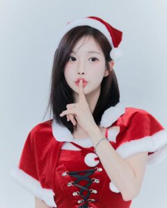 Actress Cho Hyun-young HD Photos and Wallpapers February 2025