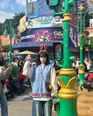 Choi Ye-na Instagram - 크하아앙 나두 왔당🦊🐰🥕