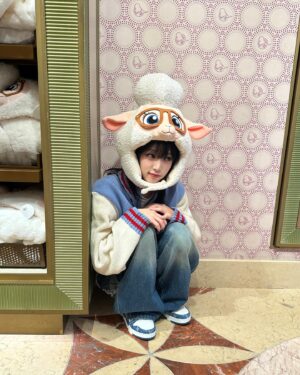 Choi Ye-na Instagram - 크하아앙 나두 왔당🦊🐰🥕