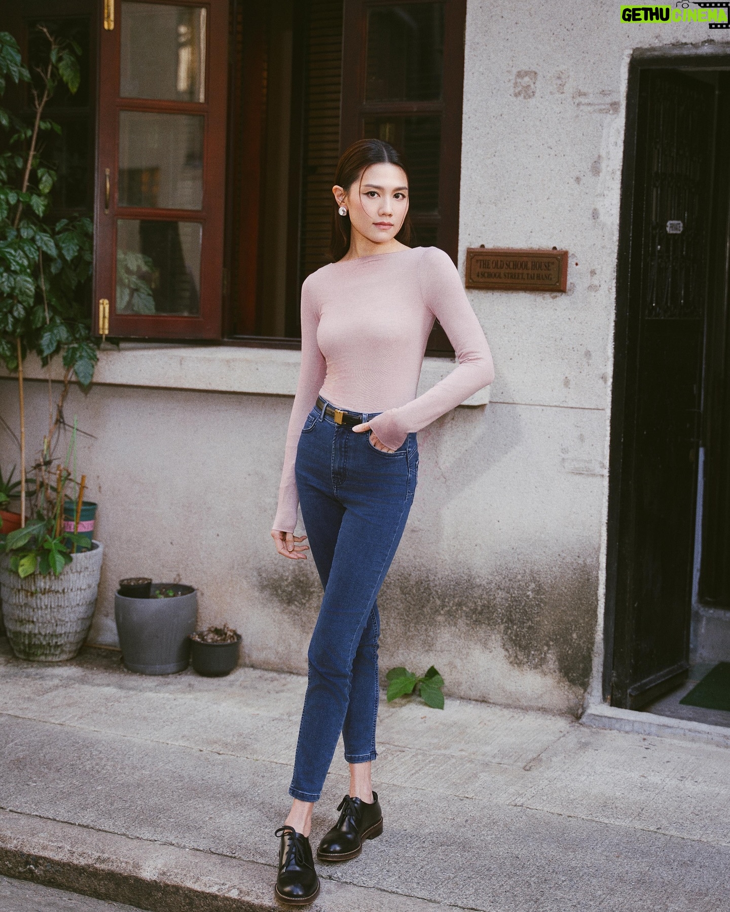 Chrissie Chau - 17.9K Likes - 皮膚敏感又傷風感冒
休息咗幾日終於好返啦
趁住週末梗係約朋友周圍去啦😝
未開工前的快樂準則——
增脂至上遠離敏感😌
Have a nice weekend ☀️
@intimissimiofficial
#theartofitalianlingerie
#ultralightcashmere