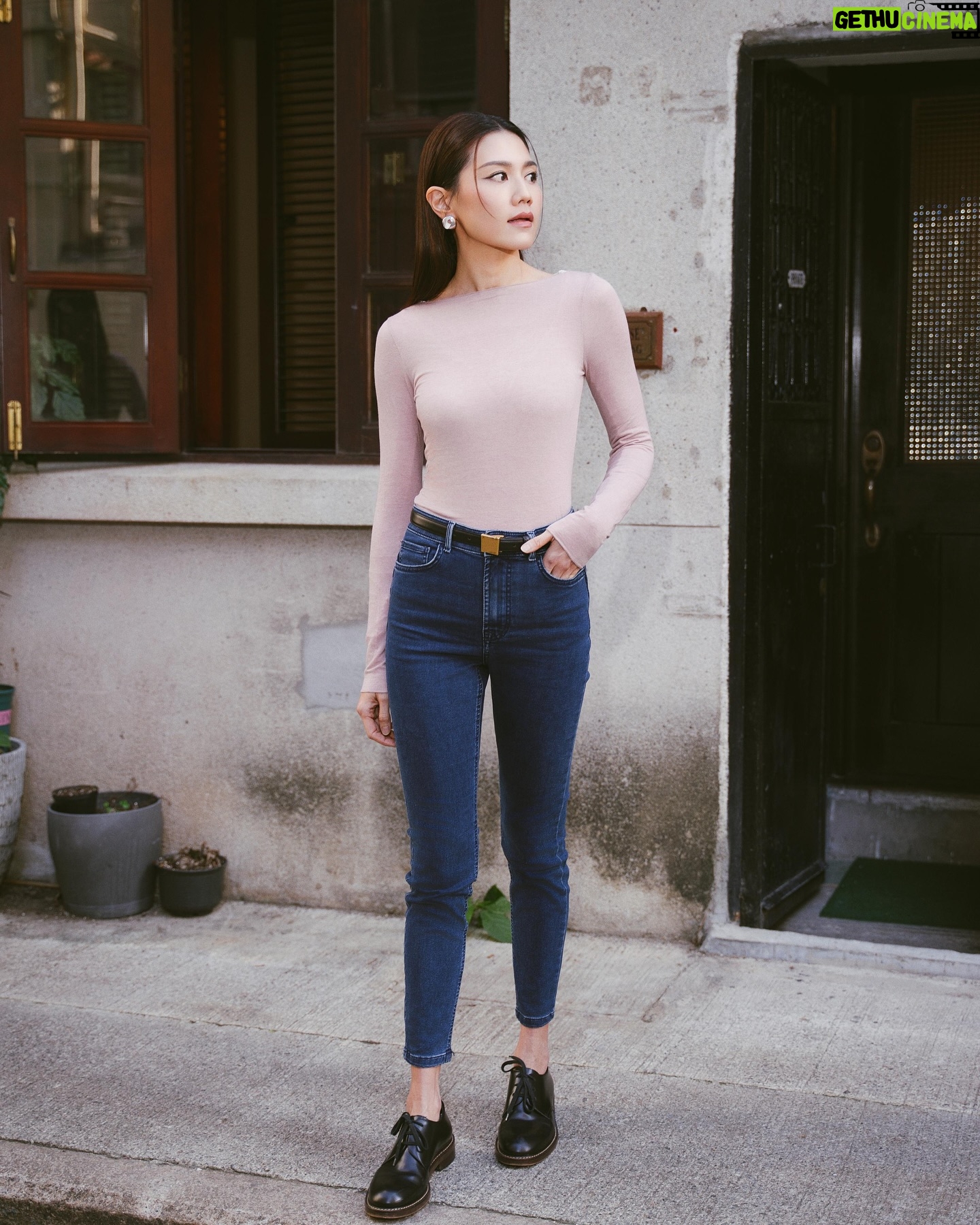 Chrissie Chau - 17.9K Likes - 皮膚敏感又傷風感冒
休息咗幾日終於好返啦
趁住週末梗係約朋友周圍去啦😝
未開工前的快樂準則——
增脂至上遠離敏感😌
Have a nice weekend ☀️
@intimissimiofficial
#theartofitalianlingerie
#ultralightcashmere