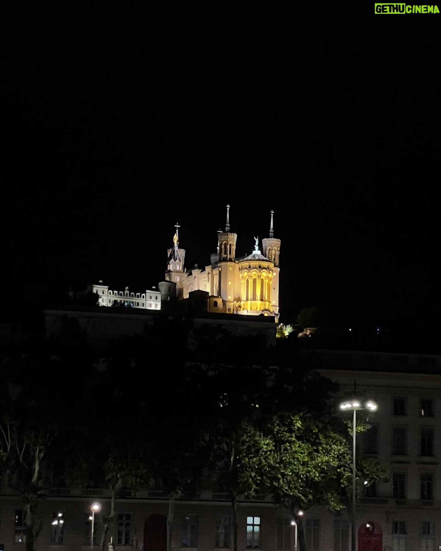 Christiane Endler - 10.2K Likes - ¿Qué les gustaría saber sobre mi vida en Lyon? Déjenme sus preguntitas abajo ⬇️ los leo! ☺️