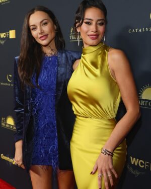 Christina Ochoa Instagram - Estreno de una película llena de corazón y magia: #Alix. Celebrating the work of these powerful women & the team behind such a beautiful film. Proud of you @markgpennell @official_catalyst_studios, incredible creative performance by our AK badass @carowar, & keep an eye out for this young superstar: @cristalaparicioc! Bravo @iamredham y a todo el equipo. Fue una noche súper especial y estoy deseando ver como se come el mundo vuestra obra de arte. Gracias por la invitación. 
…
Out Dec 25th on @amazonprime. Don’t miss it! 
———
Dress: @cultgaia 
Shoes: @aquazzura 
Blazer: vintage @ysl 
Gracias: 
@cartier #Panthère 
@monttan__ 
@cassiedepecol